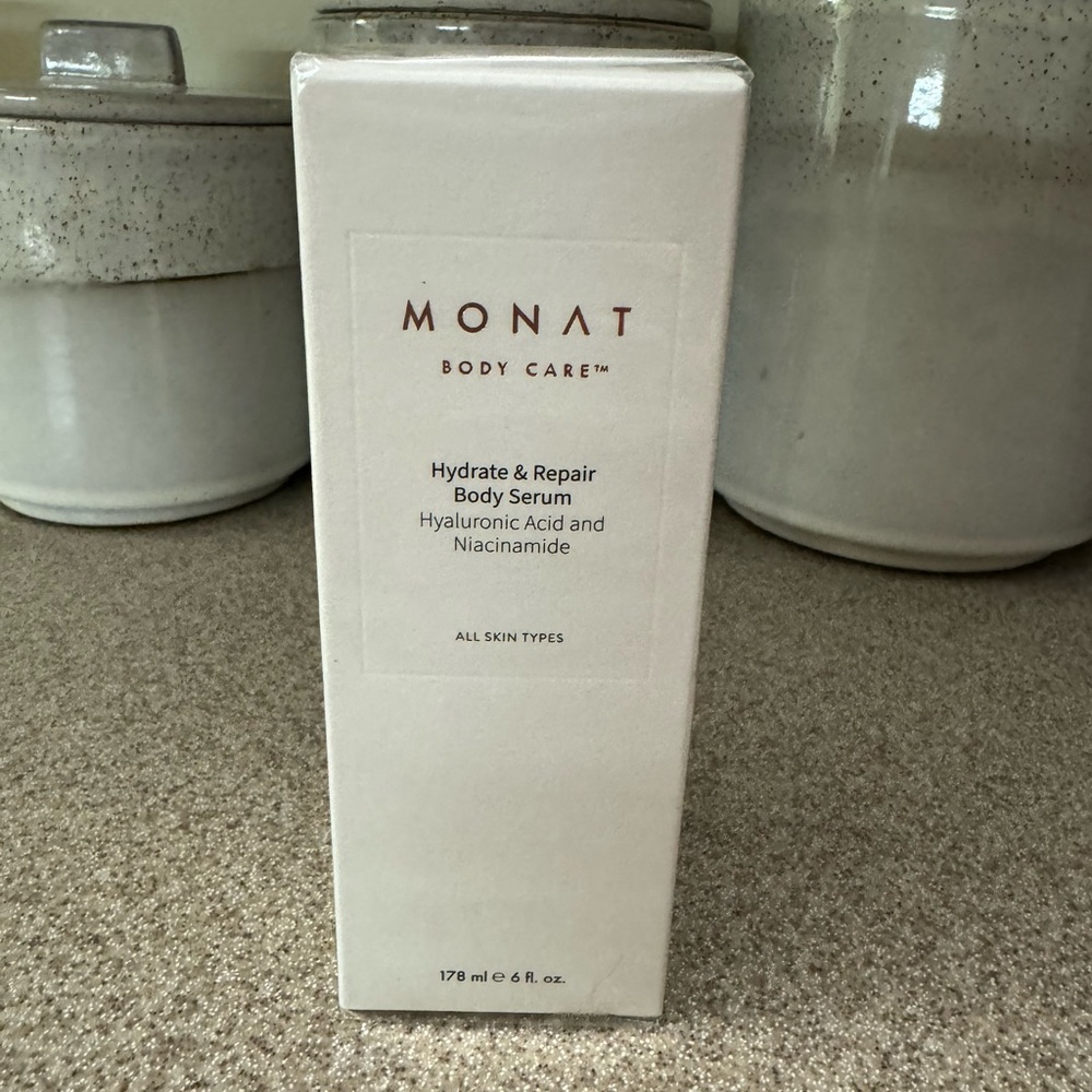 Monat Hydrate and Repair Body Serum